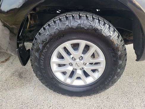 Used 2019 Nissan Frontier SV image 26