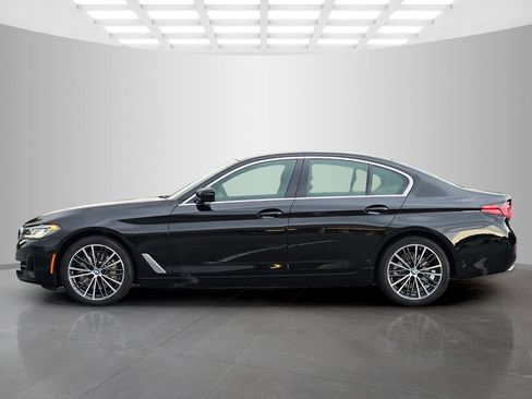 Used 2023 BMW 530i w/ Premium Package RWD image 3