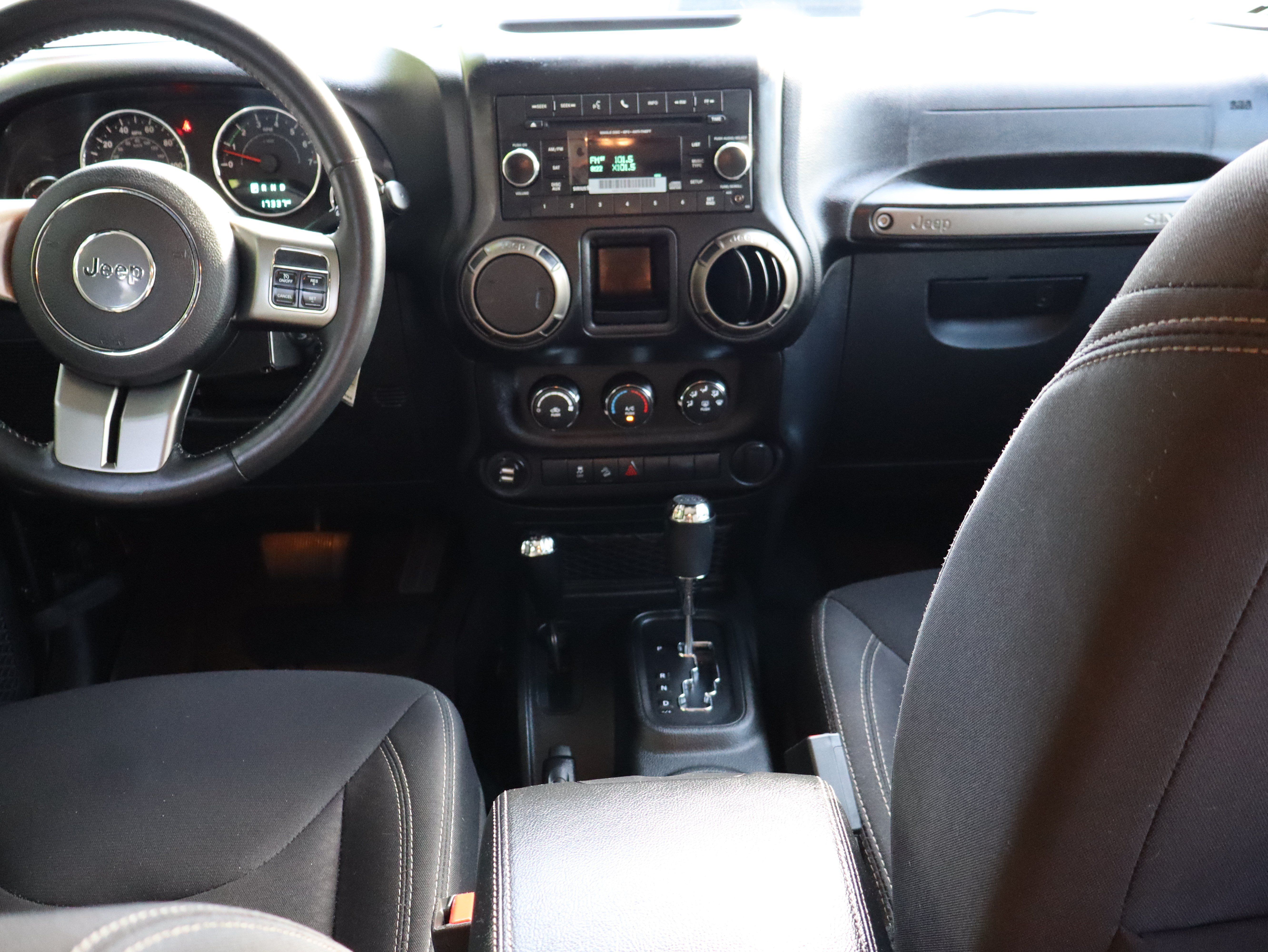 Used 2018 Jeep Wrangler Unlimited Sport AWD/4WD image 27