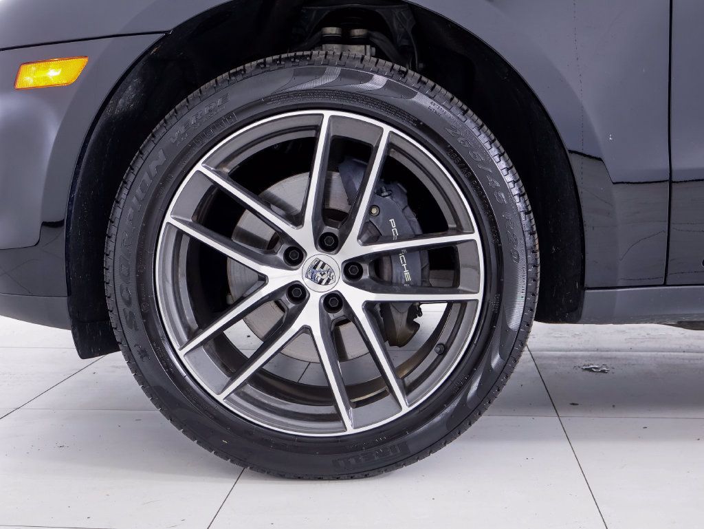 Certified 2026 Porsche Macan AWD/4WD image 35