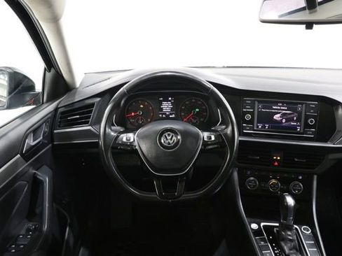 Used 2019 Volkswagen Jetta SE FWD image 13