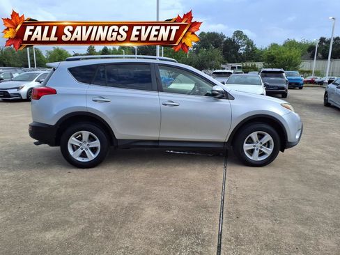 Used 2013 Toyota RAV4 XLE FWD image 6