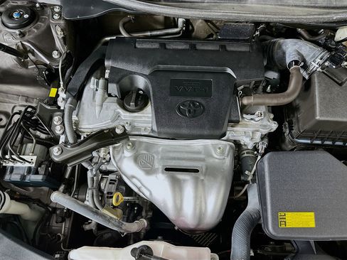 Used 2015 Toyota Camry XLE image 32