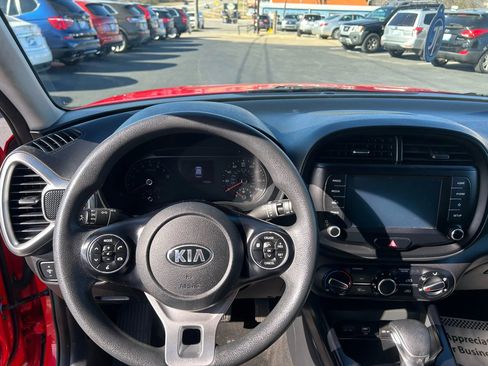 Used 2020 Kia Soul LX image 17