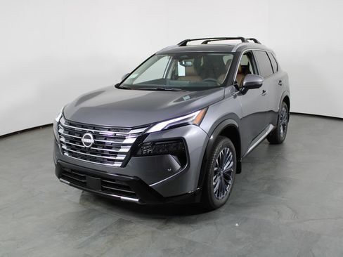 New 2026 Nissan Rogue Platinum AWD/4WD image 2