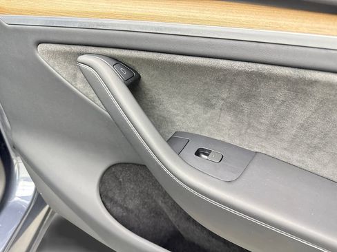 Used 2023 Tesla Model Y Long Range AWD/4WD image 49