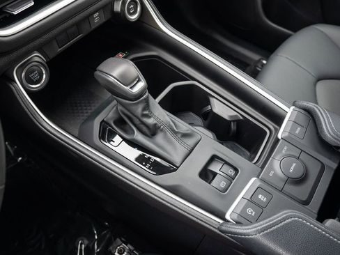 Used 2025 Toyota Grand Highlander XLE image 27