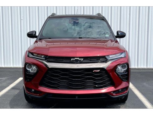 Used 2022 Chevrolet TrailBlazer RS w/ Technology Package FWD image 3