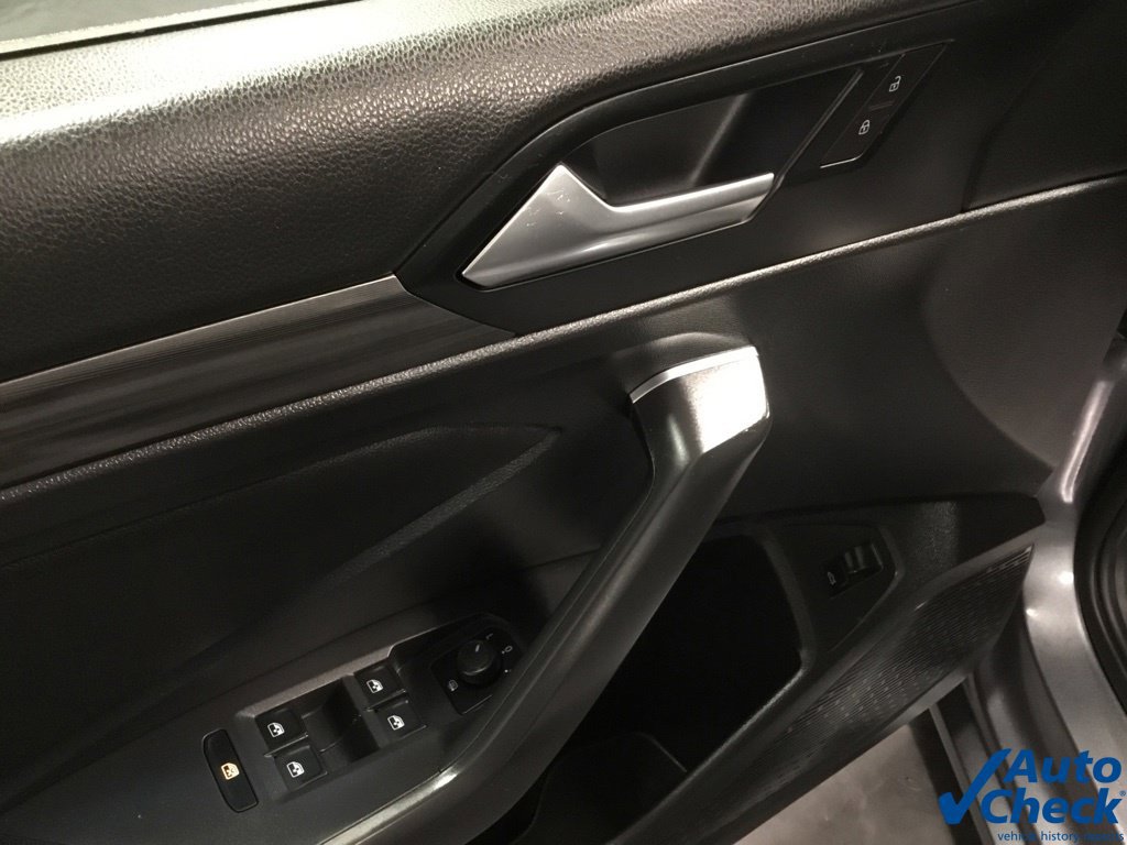 Used 2019 Volkswagen Jetta SEL FWD image 20