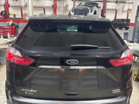 Used 2019 Ford Edge SEL w/ Equipment Group 201A image 7