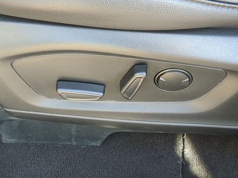 Used 2024 Ford Explorer Limited image 19