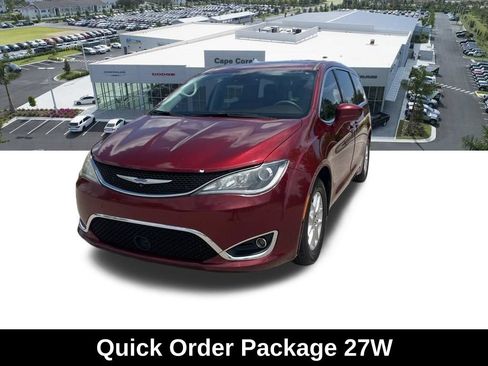 Used 2020 Chrysler Pacifica Touring w/ Advanced Safetytec Group FWD image 3