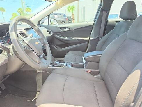 Used 2017 Chevrolet Cruze LT FWD image 15