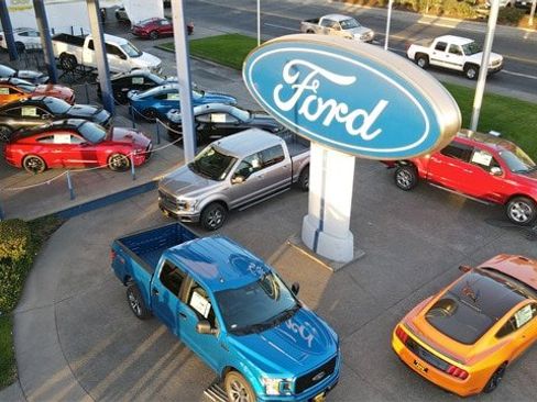 Certified 2024 Ford Expedition XLT image 23