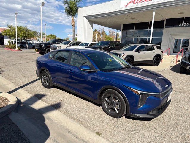 Used 2025 Kia K4 FWD image 3