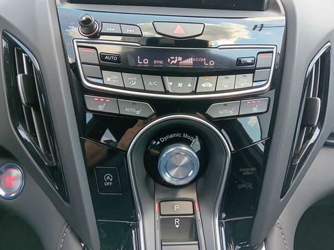 Used 2025 Acura RDX SH-AWD image 25