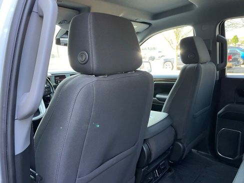 Used 2023 GMC Sierra 1500 SLE image 27