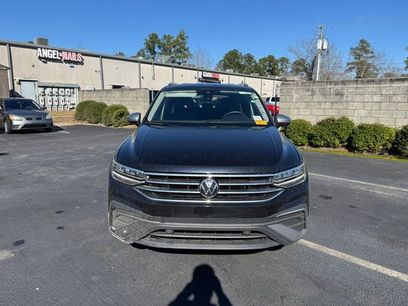 Used 2024 Volkswagen Tiguan SE