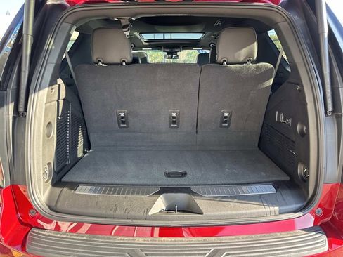 Certified 2024 Chevrolet Tahoe Z71 w/ Luxury Package image 9