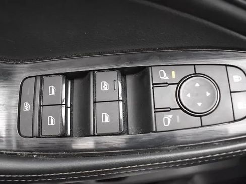 Used 2025 Nissan Rogue SV FWD image 21