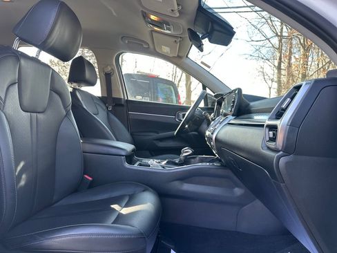 Used 2021 Kia Sorento S image 15