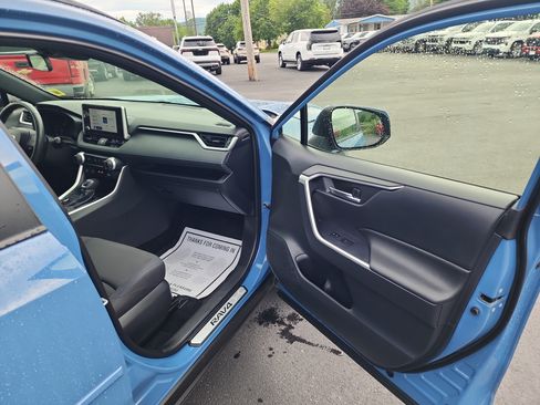 Used 2023 Toyota RAV4 SE w/ Convenience Package AWD/4WD image 32