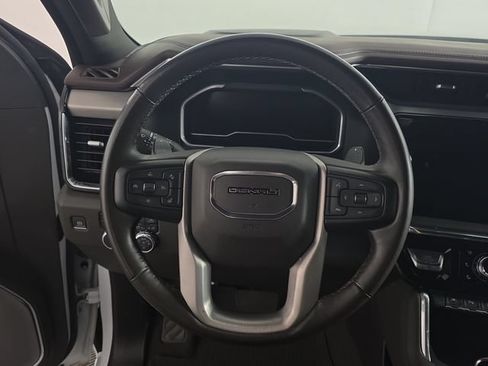 Used 2023 GMC Sierra 1500 Denali w/ Technology Package AWD/4WD image 18
