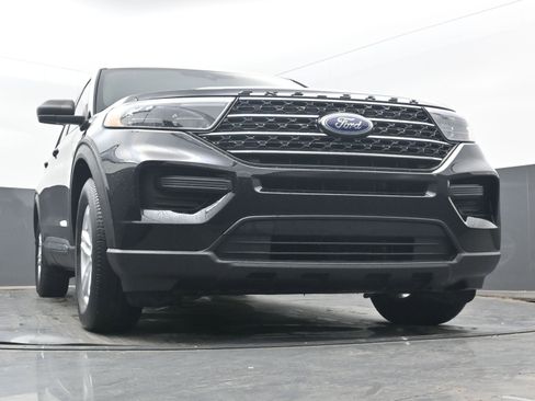 Used 2020 Ford Explorer XLT w/ Class III Trailer Tow Package image 27