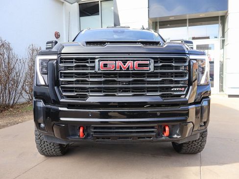 Used 2024 GMC Sierra 2500 AT4 w/ AT4 Premium Plus Package image 3