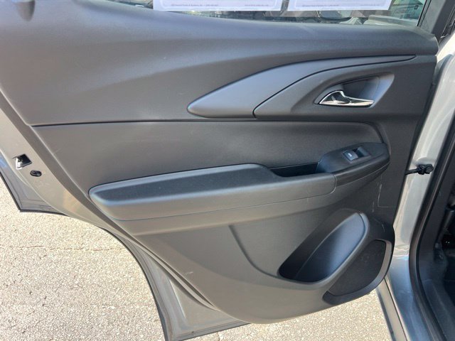 Used 2023 Chevrolet TrailBlazer LT FWD image 15