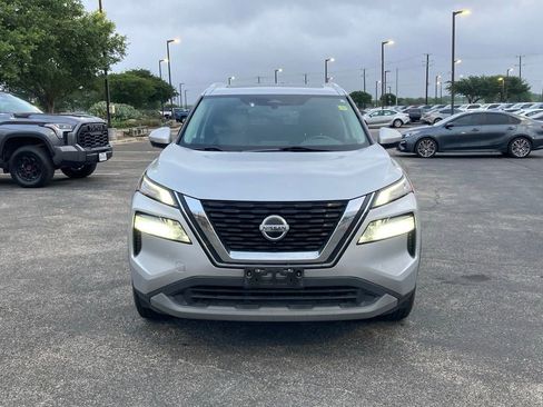 Used 2021 Nissan Rogue SV w/ Premium Package image 2