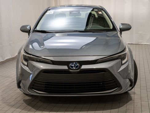 Used 2023 Toyota Corolla LE image 3