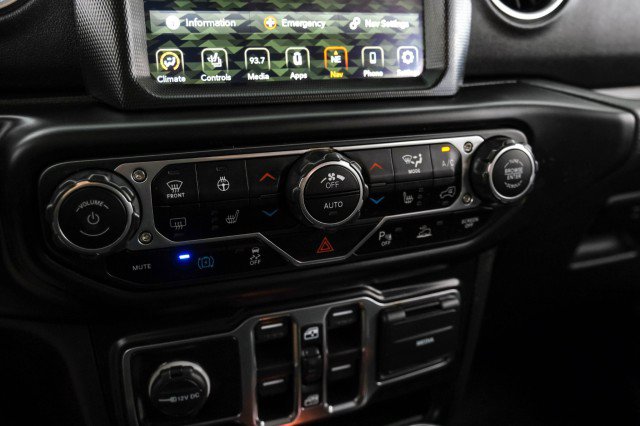 Used 2021 Jeep Wrangler Unlimited Sahara w/ Cold Weather Group AWD/4WD image 26