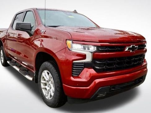 Used 2023 Chevrolet Silverado 1500 RST image 2