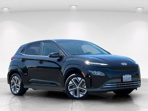 Used 2023 Hyundai Kona SE w/ Cargo Package FWD image 2