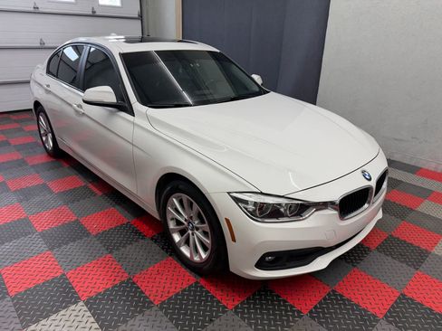 Used 2018 BMW 320i xDrive Sedan AWD/4WD image 2