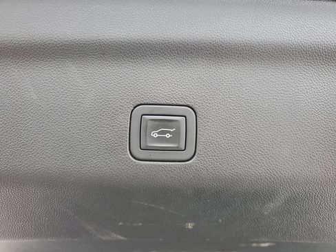 Certified 2024 GMC Yukon XL SLT w/ SLT Luxury Package image 35