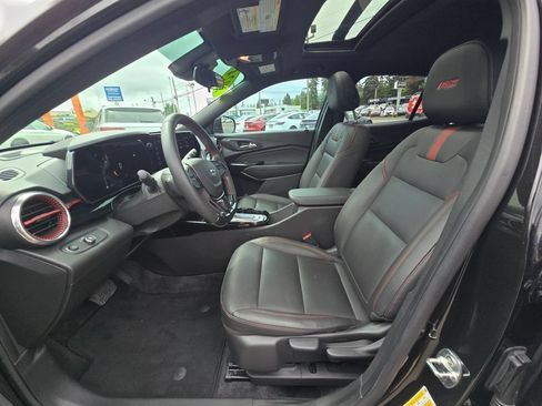 Used 2024 Chevrolet Trax RS w/ Sunroof Package FWD image 21