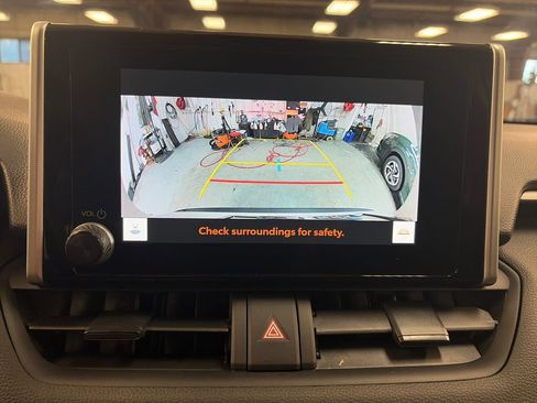 Certified 2025 Toyota RAV4 XLE AWD/4WD image 24