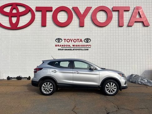 Used 2021 Nissan Rogue Sport S image 4