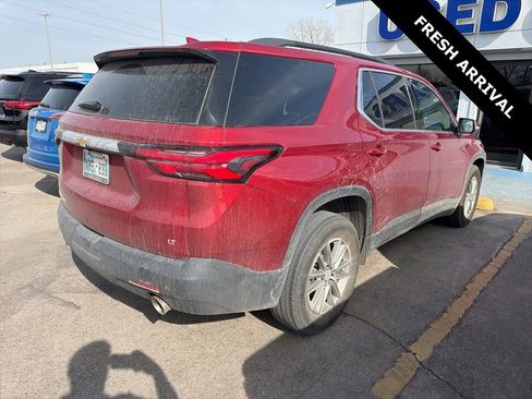 Used 2023 Chevrolet Traverse LT image 2