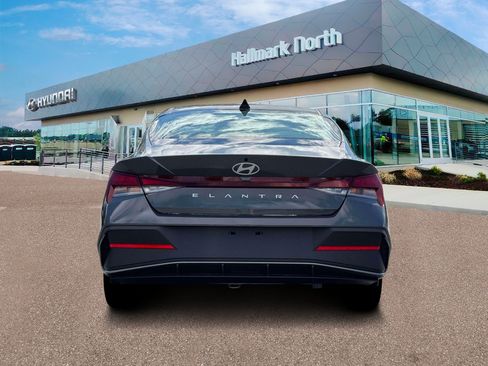 New 2026 Hyundai Elantra SE FWD image 6