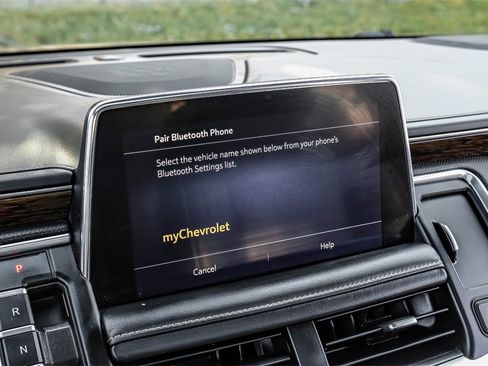 Used 2021 Chevrolet Suburban Premier w/ Premium Package image 32