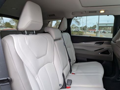 New 2026 INFINITI QX60 Luxe image 35