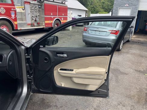 Used 2011 Dodge Charger Rallye RWD image 18