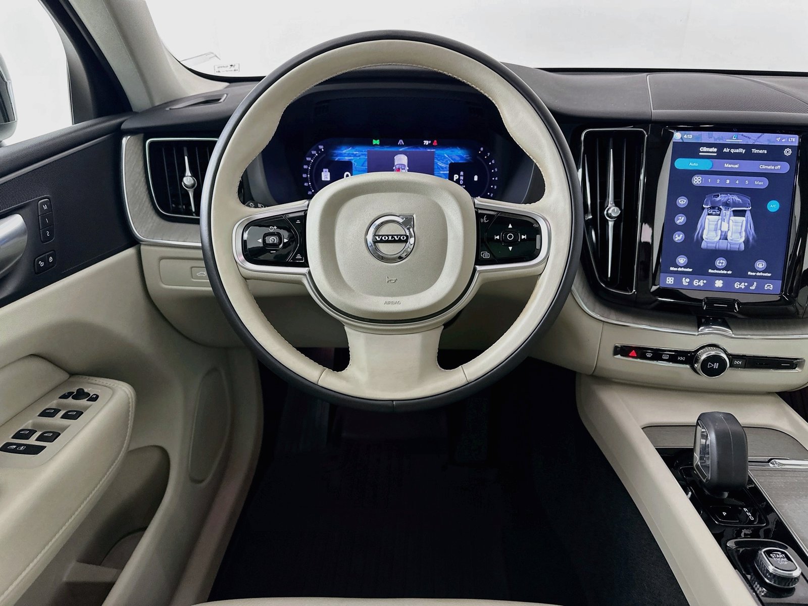 Certified 2024 Volvo XC60 B5 Plus w/ Climate Package AWD/4WD image 15