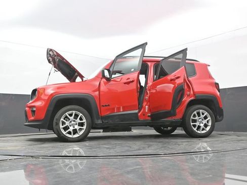 Used 2023 Jeep Renegade Latitude w/ Premium Group AWD/4WD image 69