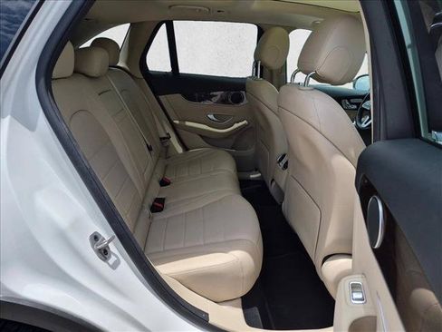 Used 2021 Mercedes-Benz GLC 300 image 19