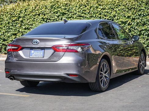 Used 2024 Toyota Camry XLE w/ Navigation Package FWD image 6