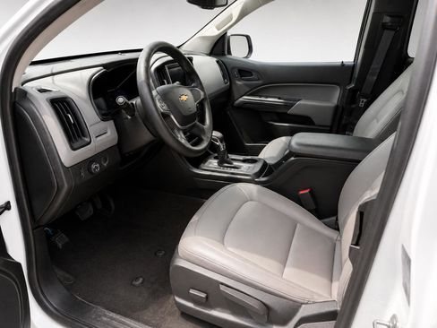 Used 2022 Chevrolet Colorado W/T w/ WT Convenience Package RWD image 9
